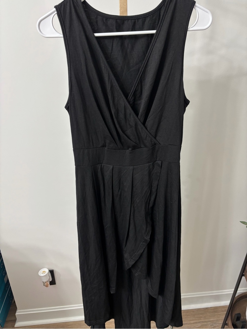 HALARA Black Asymmetrical Sleeveless V-Neck Dress